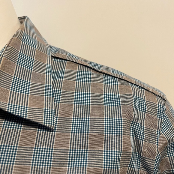 Hugo Boss button up size 17 - Picture 2 of 4